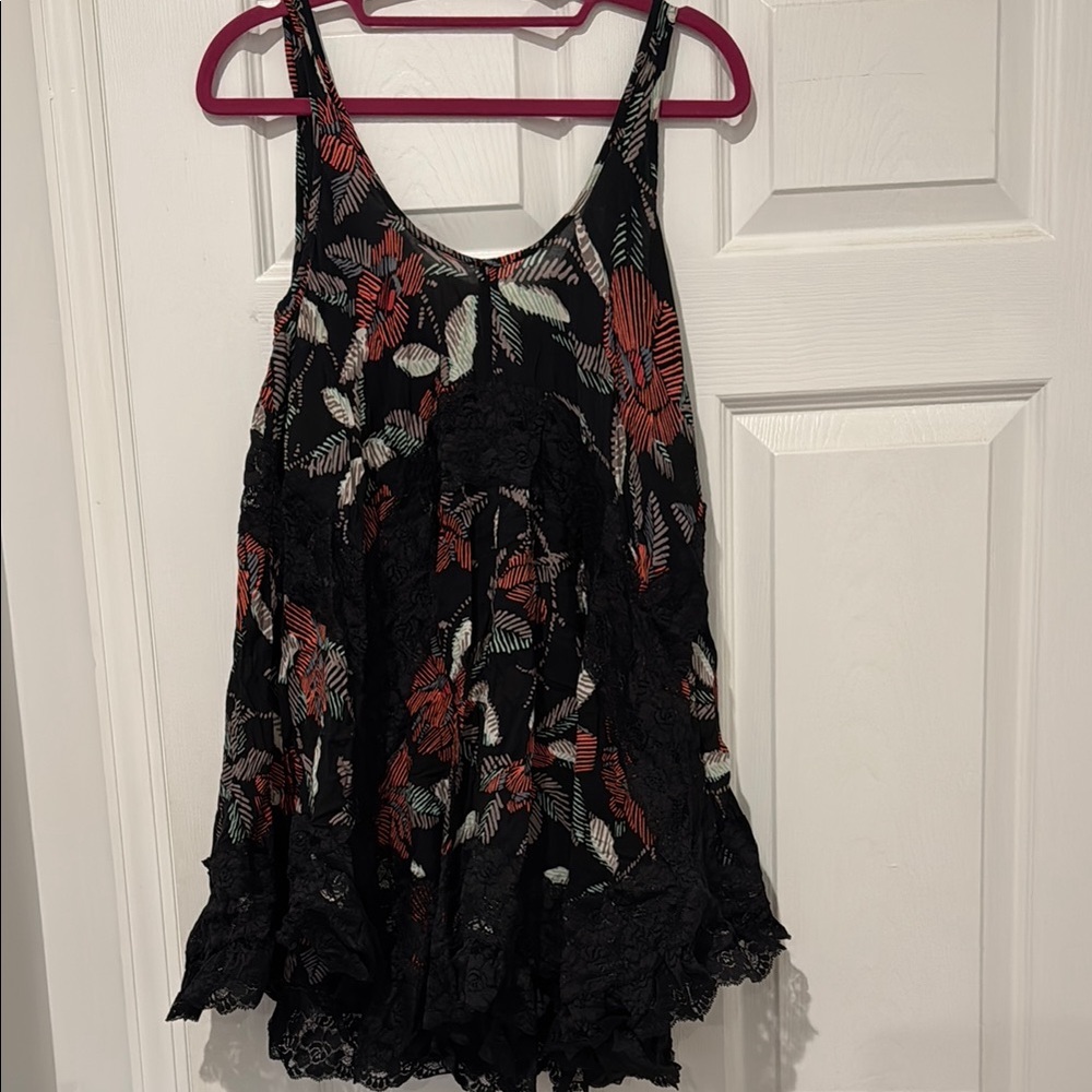 Free People Floral Lace Women's Dress Slip - Black and Red